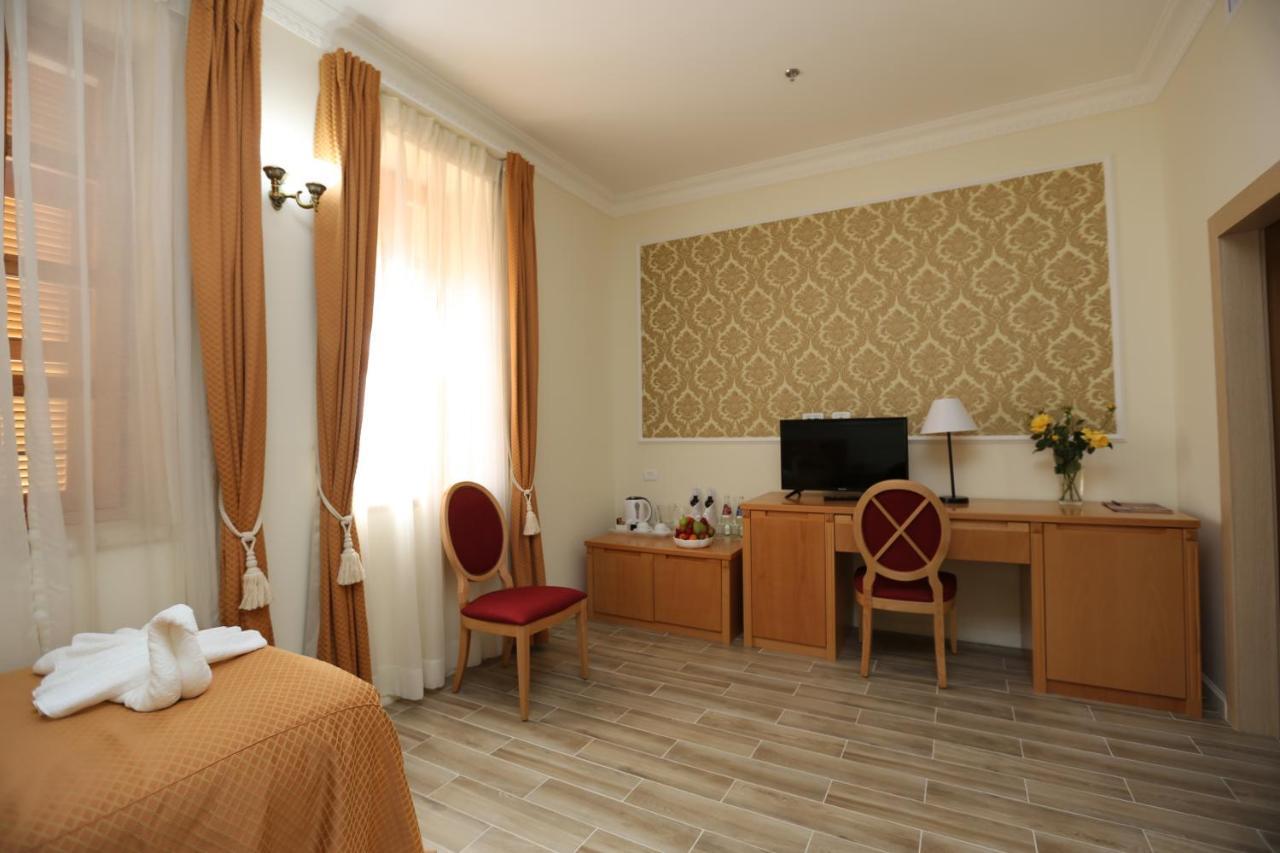 Sergei Palace Hotel Yerusalem Bagian luar foto