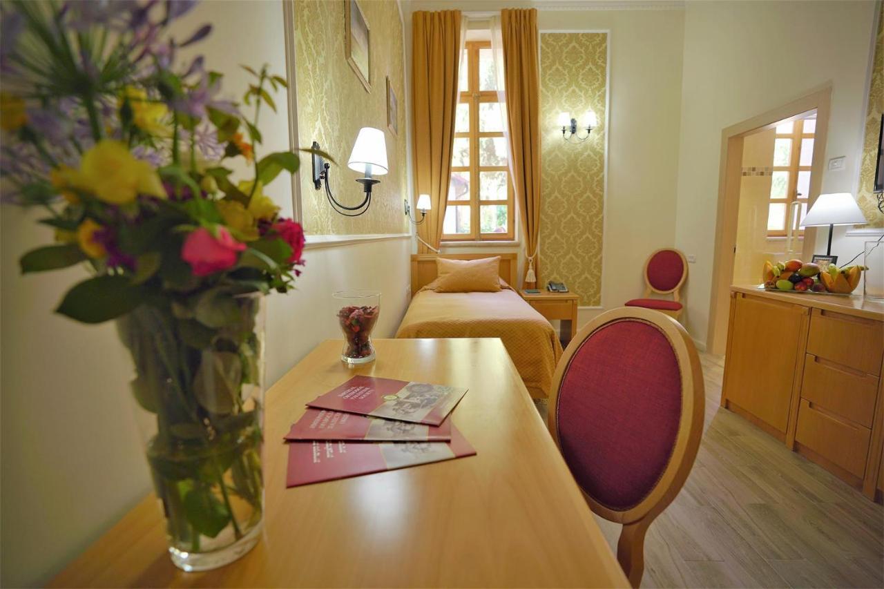 Sergei Palace Hotel Yerusalem Bagian luar foto